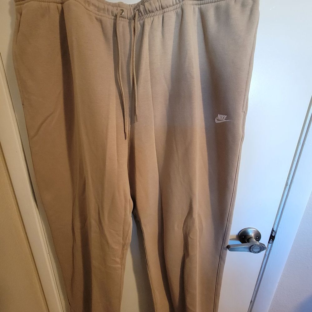 Nike Men's Beige/Tan Sweatpants with White Swoosh